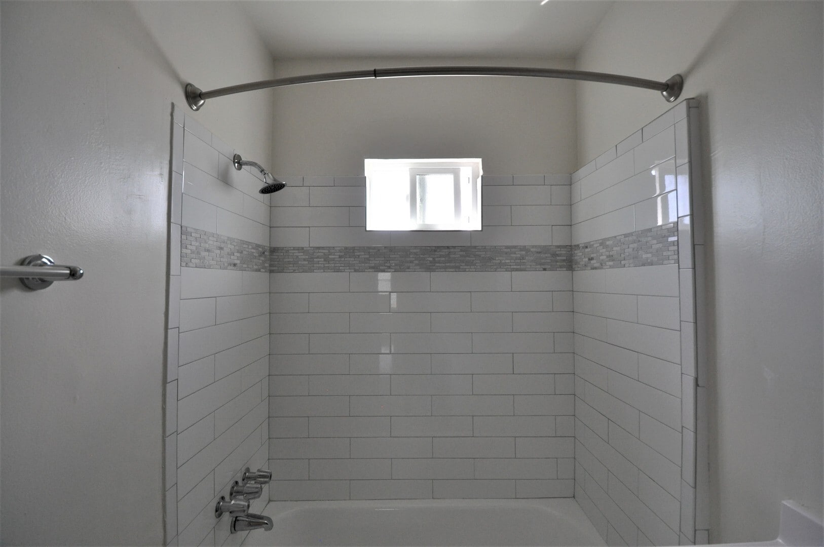 Building Photo - 10924 Camarillo St