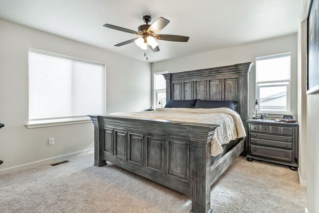 Building Photo - Better-Than-New Home in Prairie Song - 4-Bed, 3-Bath, 3-Car