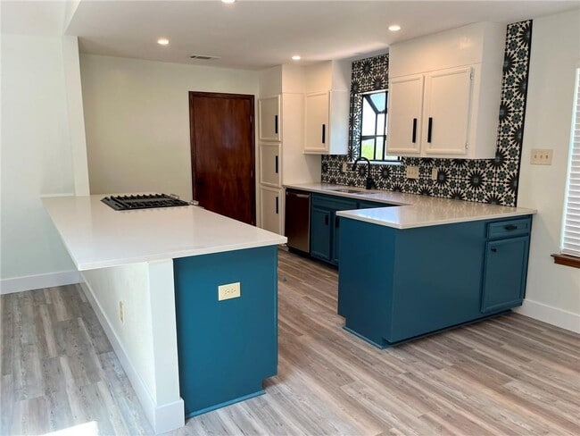 Building Photo - 2401 Silver Spur Dr