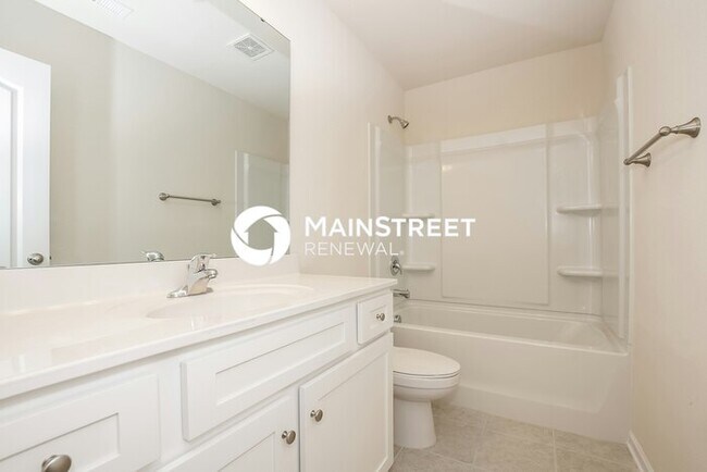 Building Photo - 4 Bedroom Pet-Friendly Home in Charlotte, ...