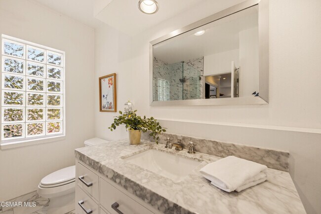 Building Photo - 6110 Colodny Dr