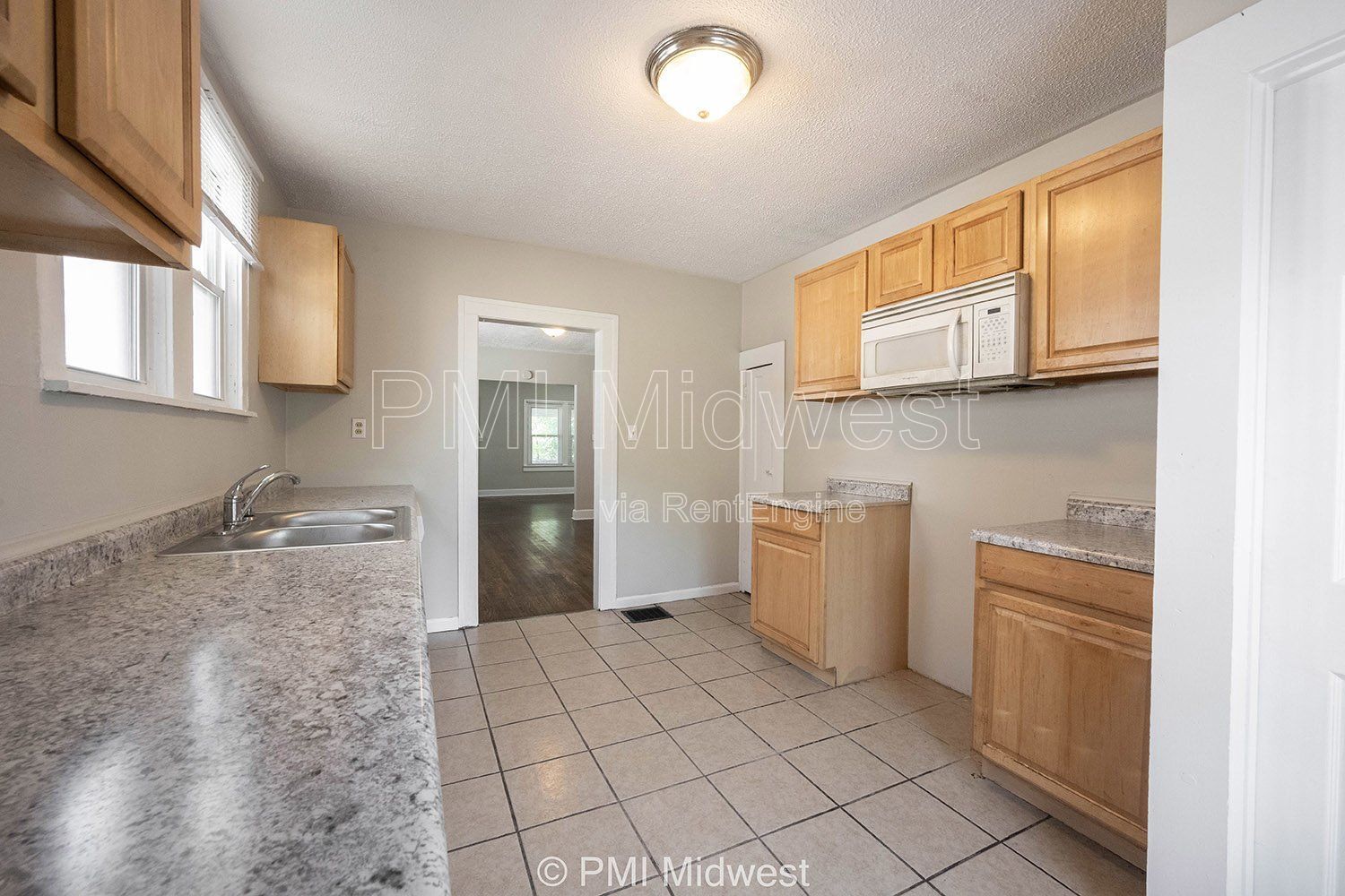 Building Photo - 1529 E Ohio St