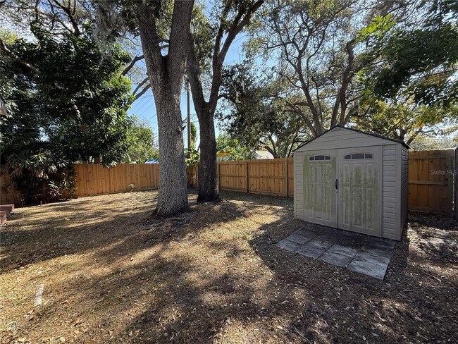 Building Photo - 421 5th Ave NE