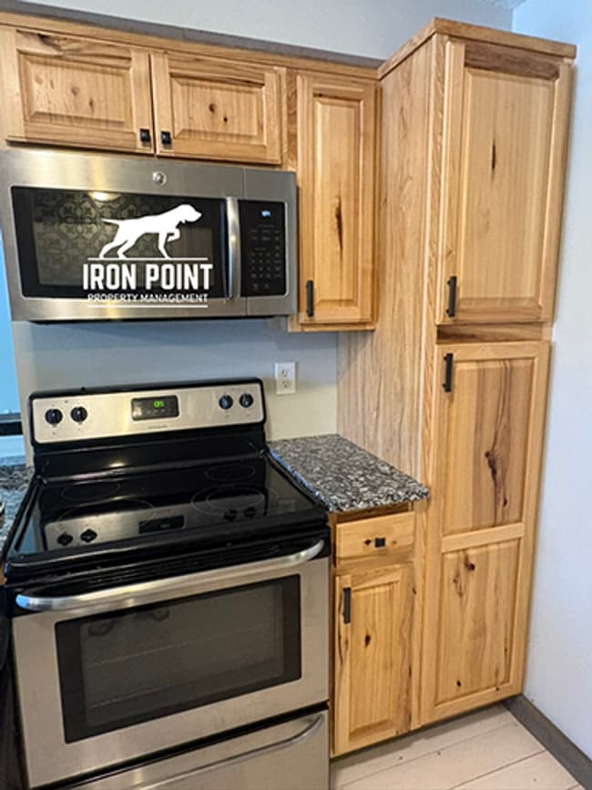 Building Photo - 3 Bed/1 Bath off Broadway near downtown Boise & BSU - Landscaping Included.