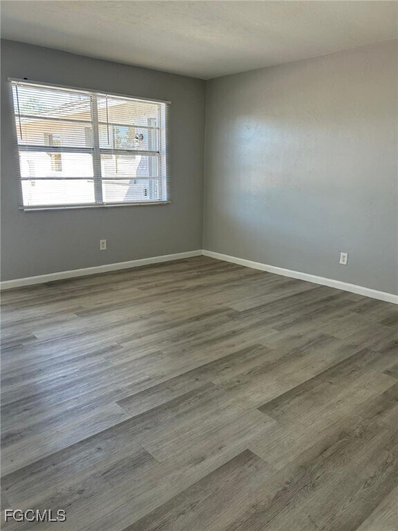 Building Photo - 15 SE 24th Ave