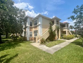 Building Photo - 3/2 unit available now for an annual lease