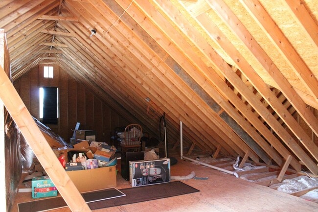 Building Photo - 3211 Walbrook Pl N