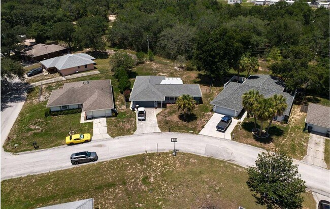Building Photo - 3 Oak Ridge Rd