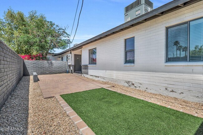 Building Photo - 3034 N 35th St