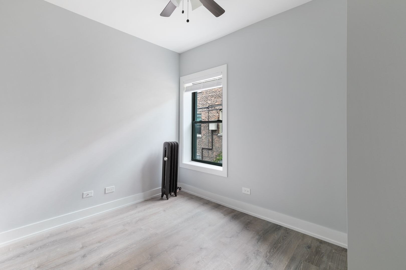 Building Photo - 7740 N Eastlake Ter