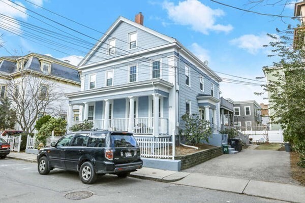 Building Photo - 373 Washington St