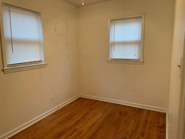 Building Photo - Cozy 2 Bedroom Home!!