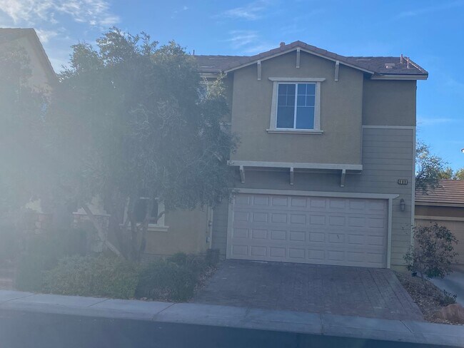 Building Photo - Fabulous Former Model Home!