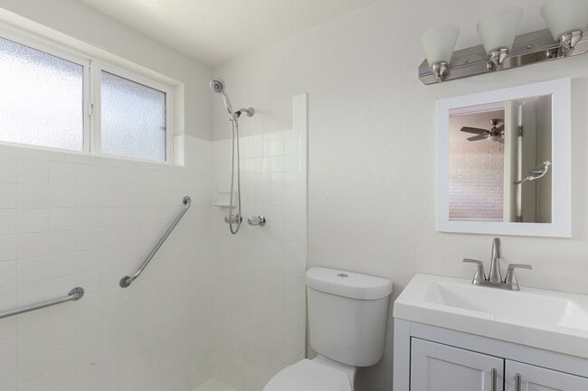 Building Photo - 8145 E Nicaragua Dr