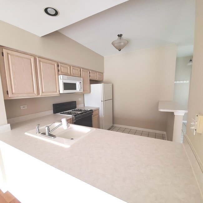 Building Photo - 147 Polaris Dr