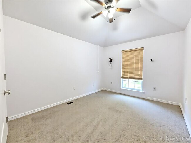 Building Photo - 806 Bent Wood Pl