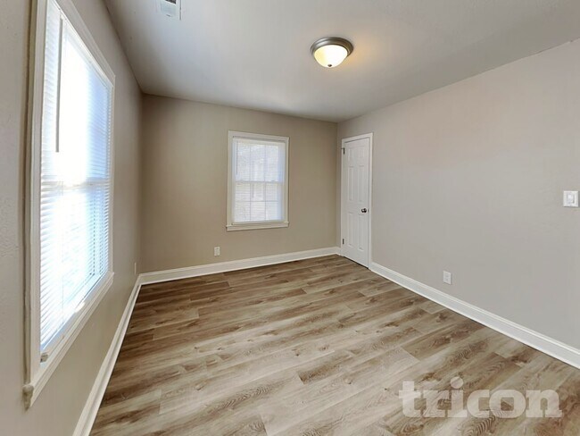 Building Photo - 2801 Attaberry Dr