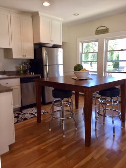 Eat-in Kitchen - 293 Vermont St