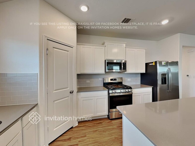 Building Photo - 10509 Steinbeck Dr