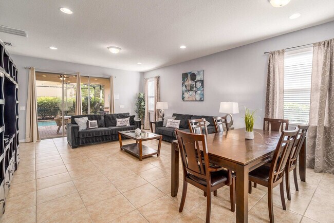 Building Photo - 9042 Rhodes St