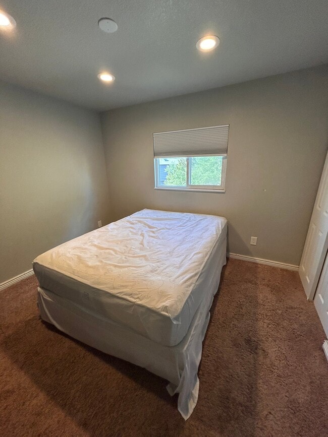 Building Photo - 3108 Moonbeam Cir S