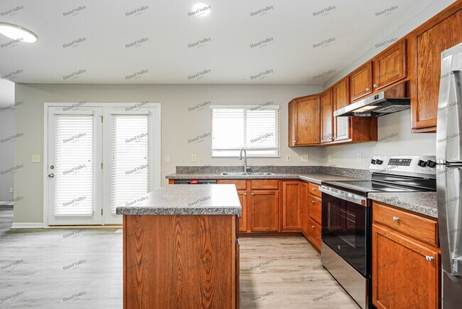 Building Photo - 855 Mueller Dr