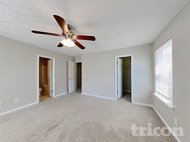 Building Photo - 220 Osmanthus Way