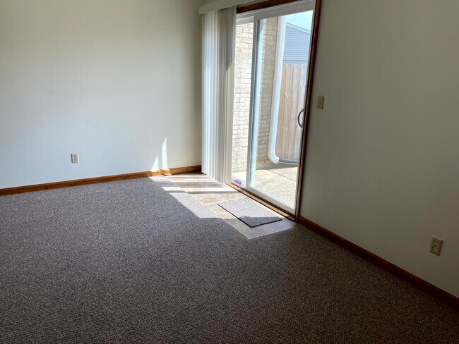 Building Photo - 6 Florentine Ct