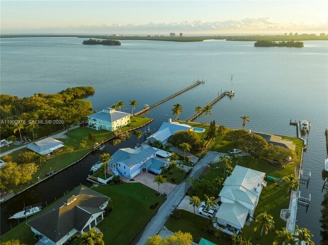 Building Photo - 474 Peninsula Dr