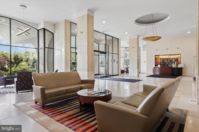 Building Photo - 301 N Beauregard St