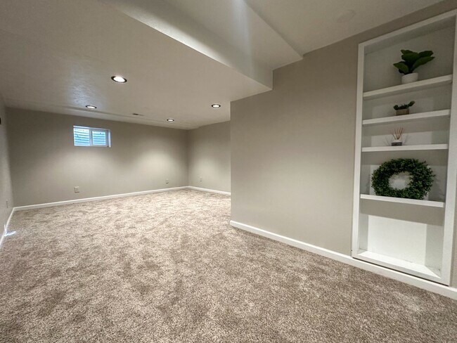 Building Photo - Updated Single-Family Home in Littleton