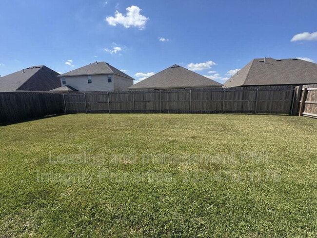 Building Photo - 204 Verger Dr