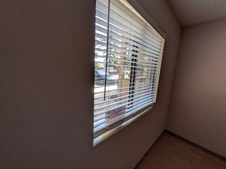 Building Photo - 2163 Hedgerow Rd