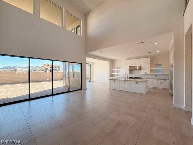 Building Photo - 10761 Canyon Bloom Dr