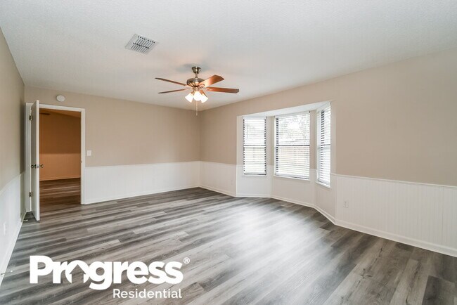 Building Photo - 13120 Leatherleaf Dr S