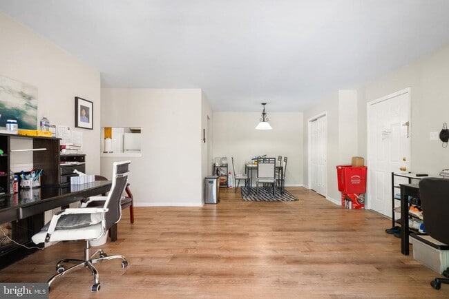 Building Photo - 45 Le Forge Ct