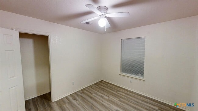 Building Photo - 212 Sims Ridge Dr