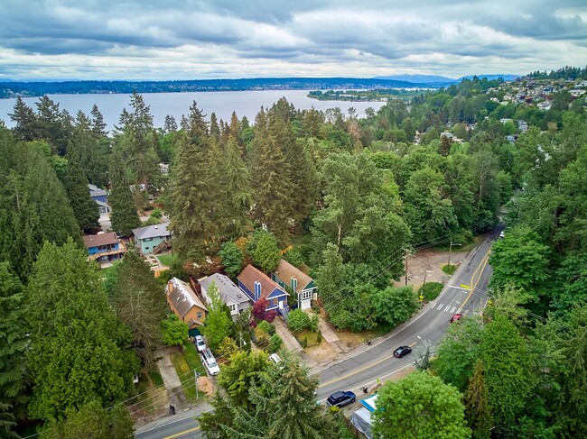 Building Photo - Delightful 3 bedroom home near Matthews Be...