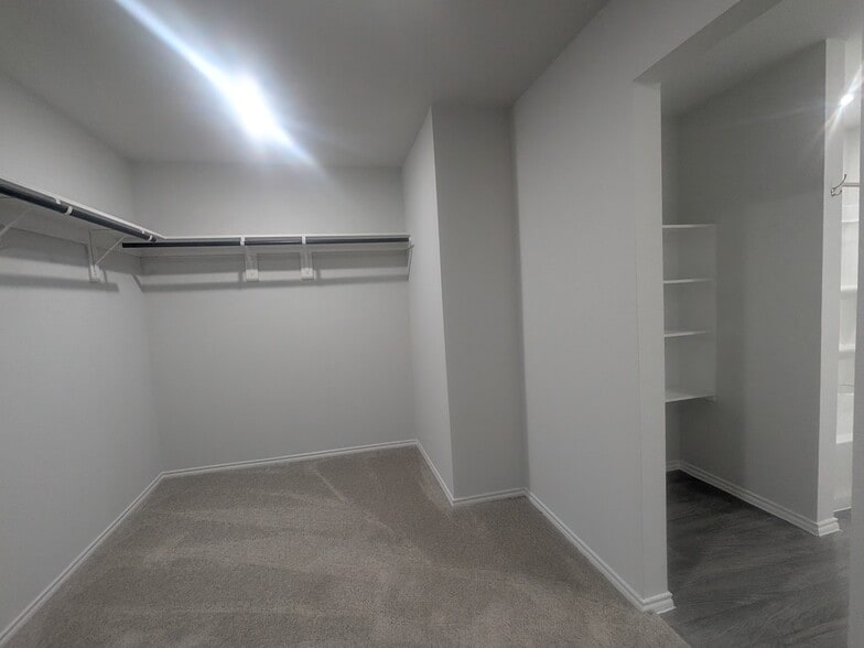 Building Photo - 868 Eagles Nest Dr