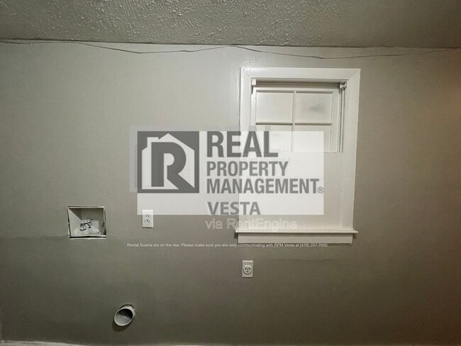 Building Photo - 2677 Napier Ave