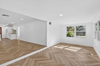 Building Photo - 2302 Cortez Blvd