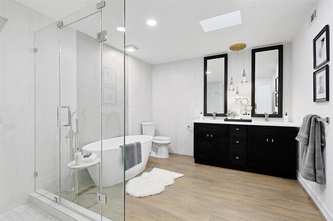 Building Photo - 526 Colquitt St