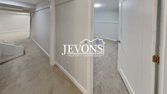 Building Photo - Beautiful single-family home in Seattle