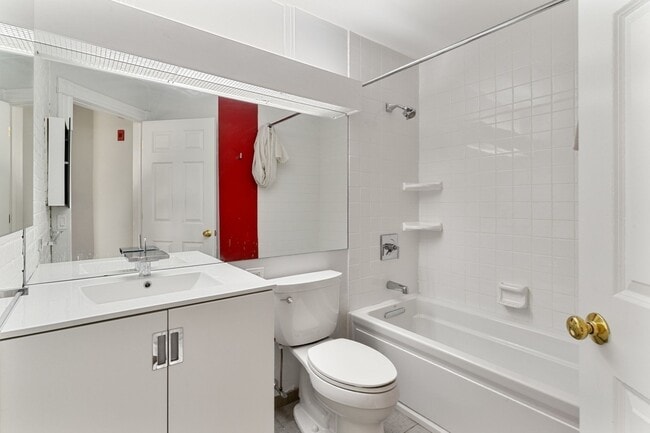 Building Photo - 36 Cottage St