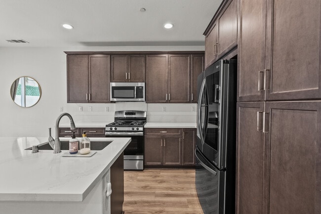 Building Photo - 14610 Isla Vista Dr