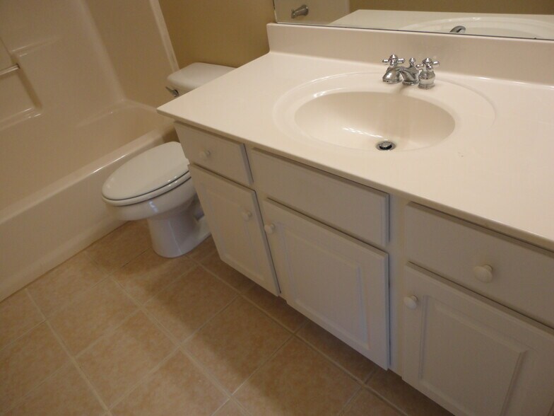 Building Photo - 5150 Hyde Trl