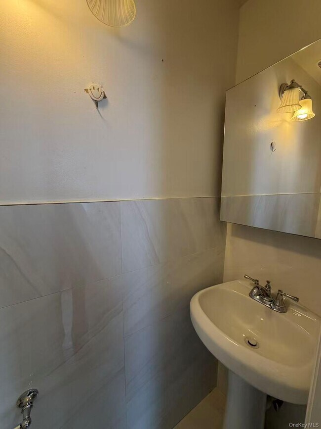 Building Photo - 20-27 121st St