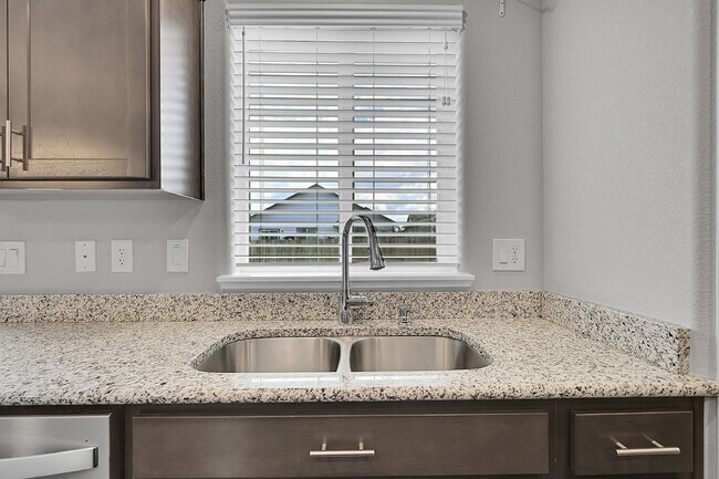 Building Photo - $2,300.00, 3 Beds, 2.5 Baths, Single Famil...