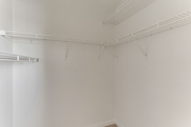 Building Photo - HOUSING CHOICE VOUCHER APPROVED! Modern Comfort in a Charming 2-Bed, 2-Bath Upstairs Unit!