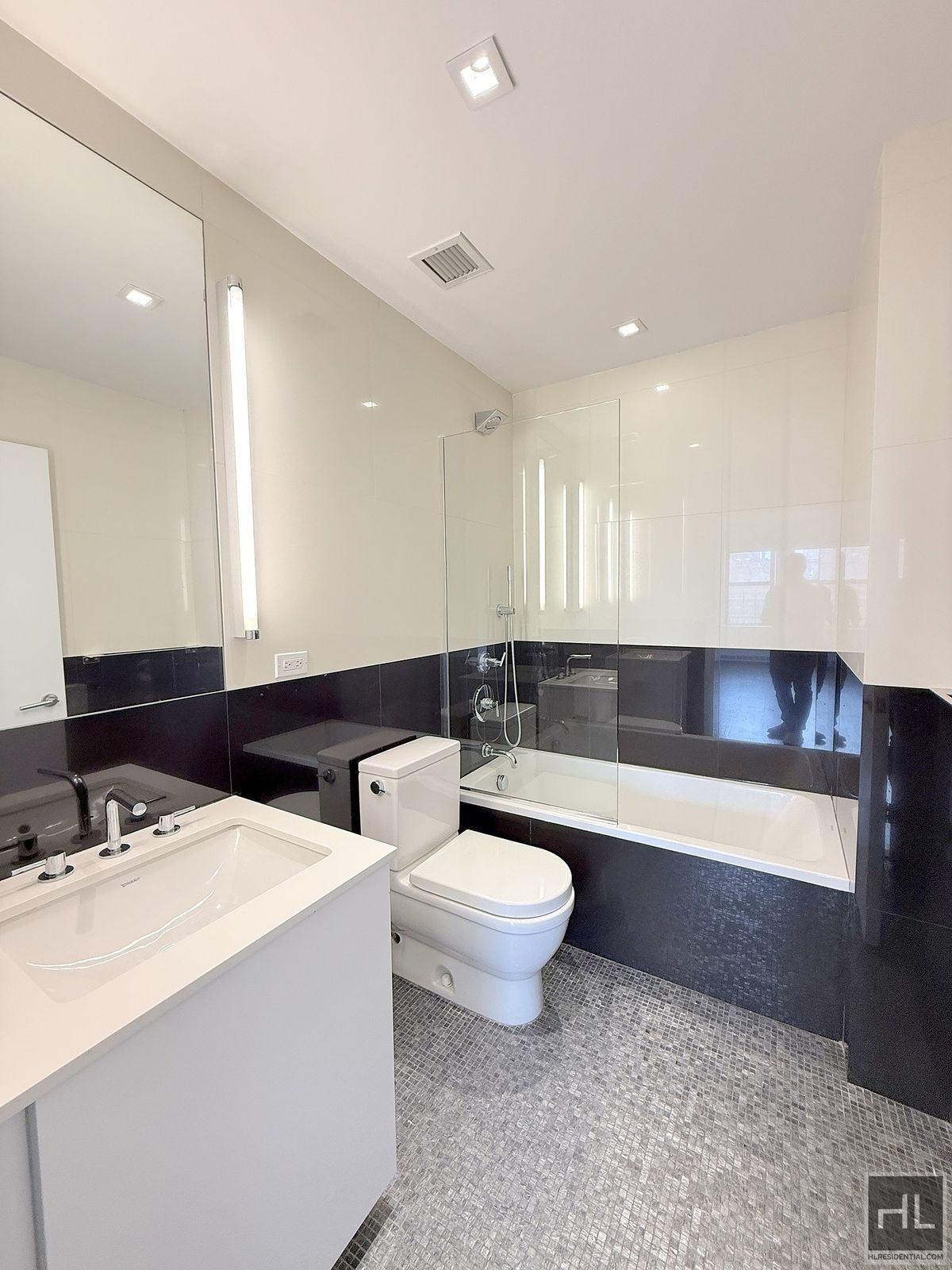 Building Photo - NO fee 4 bed 3.5 bath with Epic Views - WE...